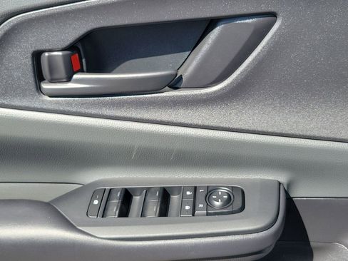 Used 2023 Toyota Prius LE image 15