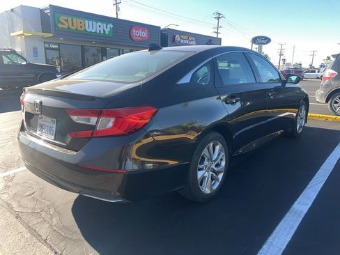 Used 2018 Honda Accord LX image 10