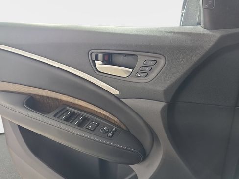 Used 2017 Acura MDX SH-AWD image 32
