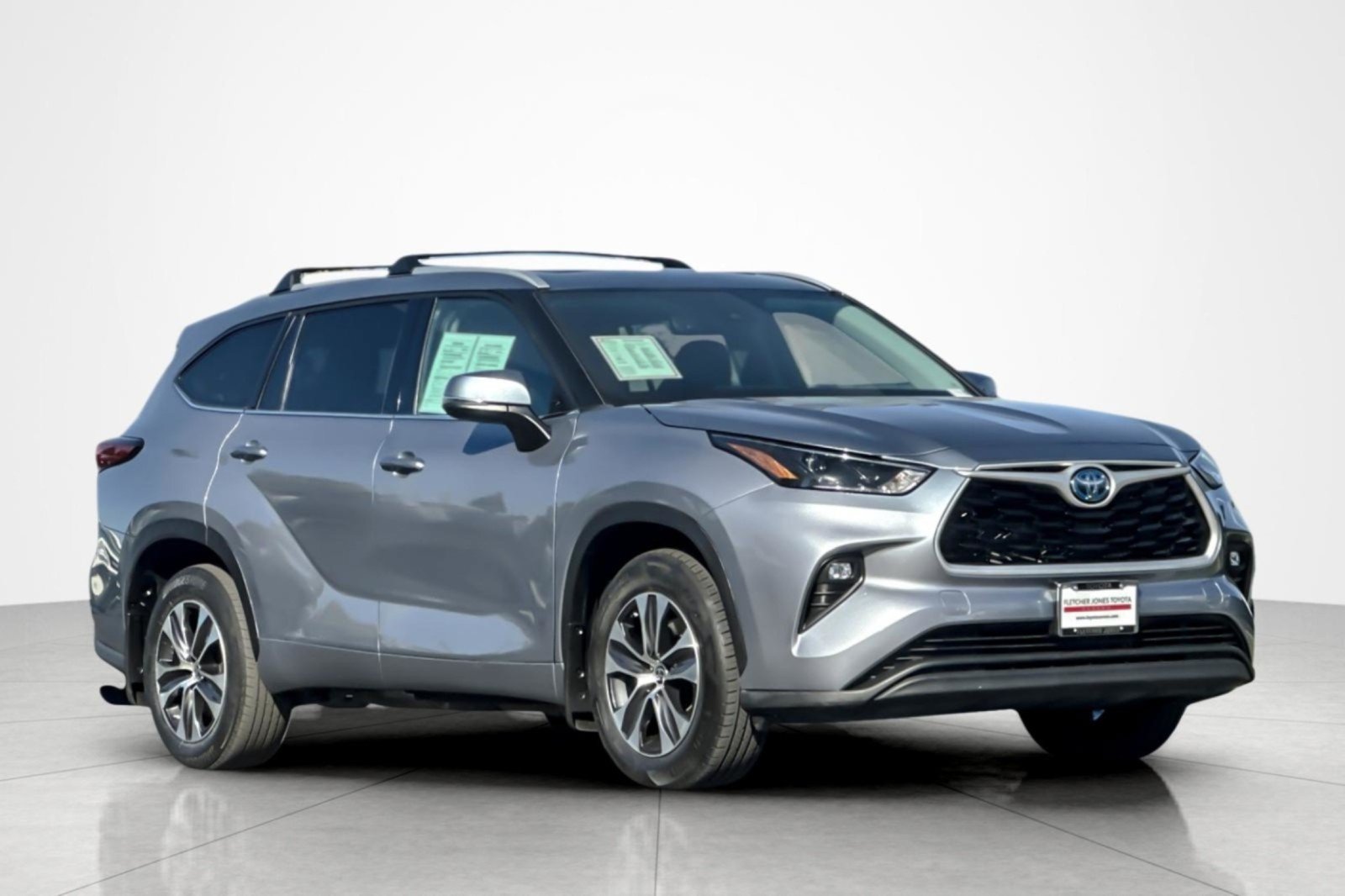 Certified 2022 Toyota Highlander XLE FWD image 7