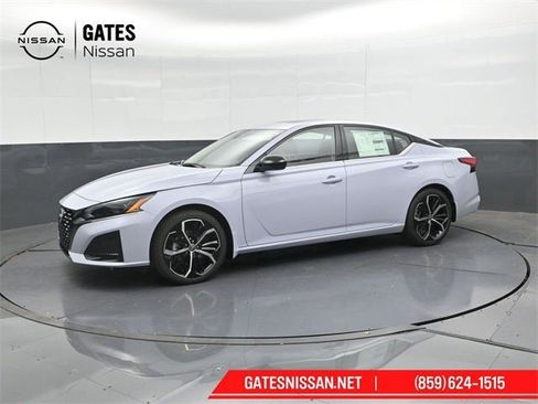 New 2025 Nissan Altima 2.5 SR image 7