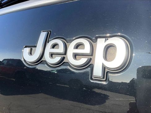 Used 2023 Jeep Grand Cherokee L Summit image 6