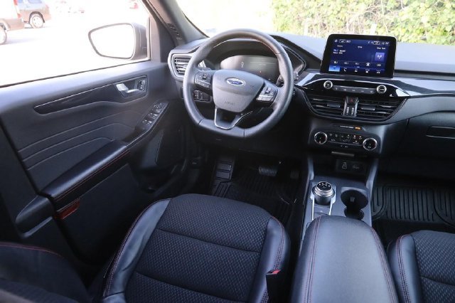 Used 2025 Ford Escape ST-Line AWD/4WD image 23