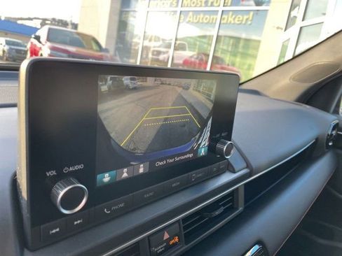 Used 2025 Honda Pilot Sport image 16