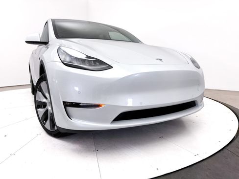 Used 2022 Tesla Model Y Long Range AWD/4WD image 7