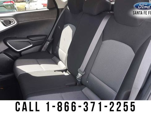 Used 2023 Kia Soul LX image 15