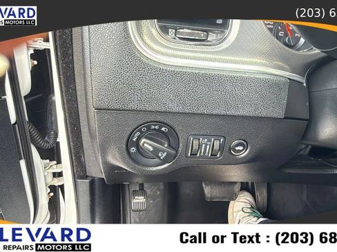 Used 2013 Dodge Charger SE w/ Sport Appearance Group image 22