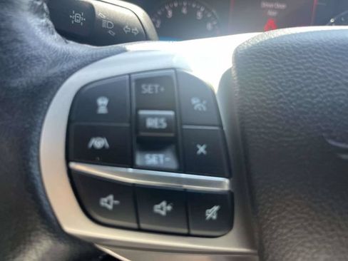 Used 2022 Ford Explorer XLT w/ Equipment Group 202A AWD/4WD image 25