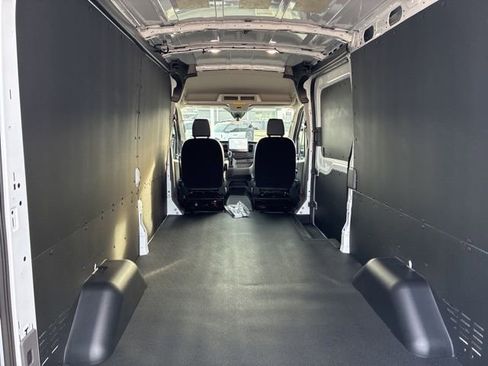 New 2026 Ford Transit 250 148 Medium Roof w/ Load Area Protection Package RWD image 24