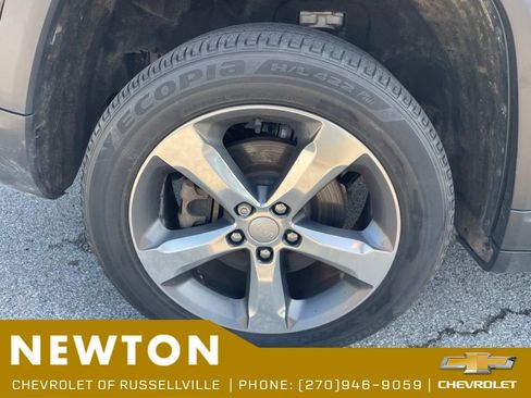 Used 2022 Jeep Grand Cherokee L Limited AWD/4WD image 22