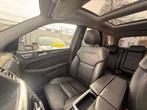 Used 2015 Mercedes-Benz ML 400 4MATIC w/ Lighting Package image 13