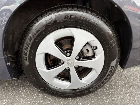 Used 2013 Toyota Prius Four w/ Deluxe Solar Roof Pkg image 22