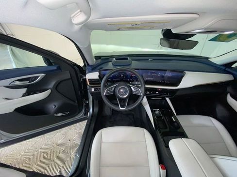 Used 2025 Buick Envision Avenir AWD/4WD image 34