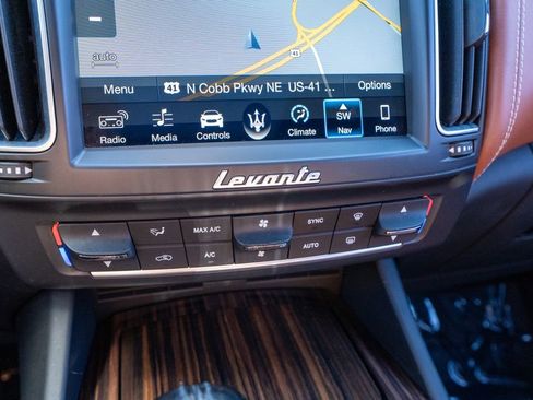 Used 2018 Maserati Levante S GranLusso AWD/4WD image 47