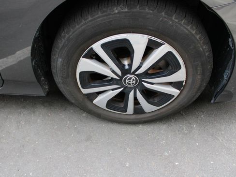 Used 2019 Toyota Prius Prime Plus FWD image 10