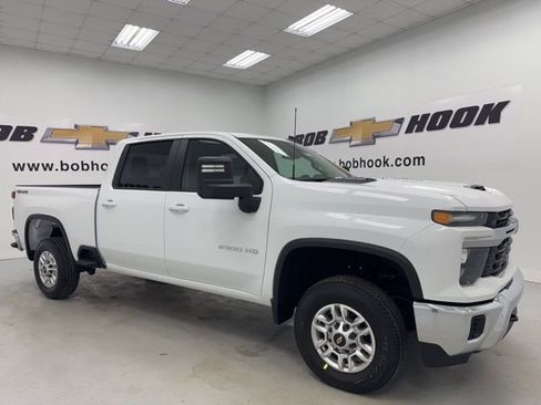 New 2026 Chevrolet Silverado 2500 LT AWD/4WD image 3