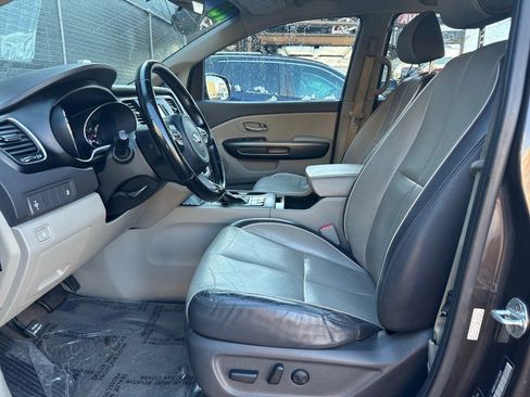 Used 2016 Kia Sedona LX w/ LX Essentials Premium Package image 13