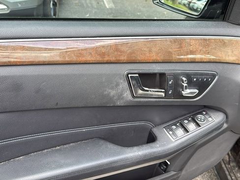 Used 2014 Mercedes-Benz E 350 Sedan image 17