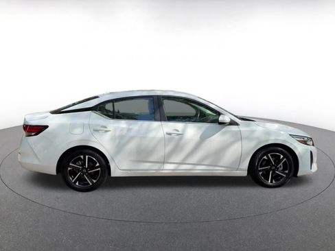 Used 2025 Nissan Sentra SV image 16
