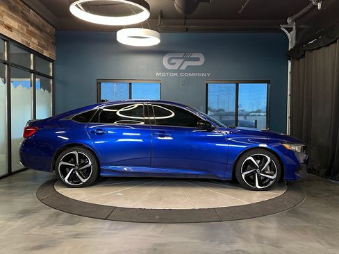 Used 2022 Honda Accord Sport image 2