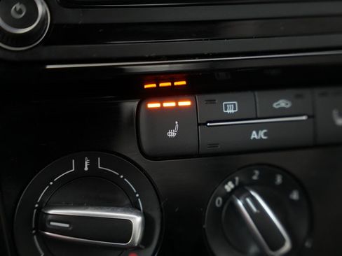 Used 2016 Volkswagen Jetta Sport image 25