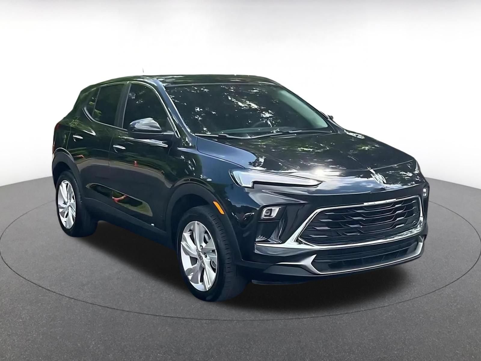 Used 2025 Buick Encore GX Preferred AWD/4WD image 3
