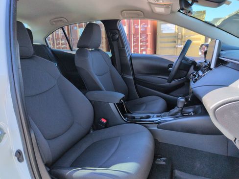 Used 2020 Toyota Corolla LE image 31