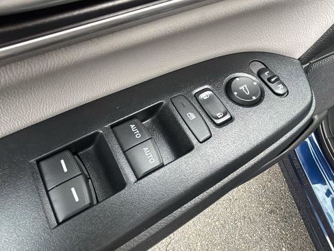 Used 2022 Honda CR-V EX-L image 11