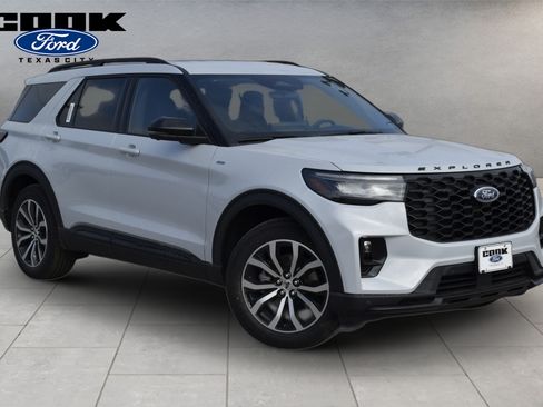 New 2026 Ford Explorer ST-Line w/ Premium Package RWD image 3
