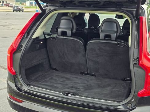 Used 2022 Volvo XC90 T5 Momentum AWD/4WD image 12