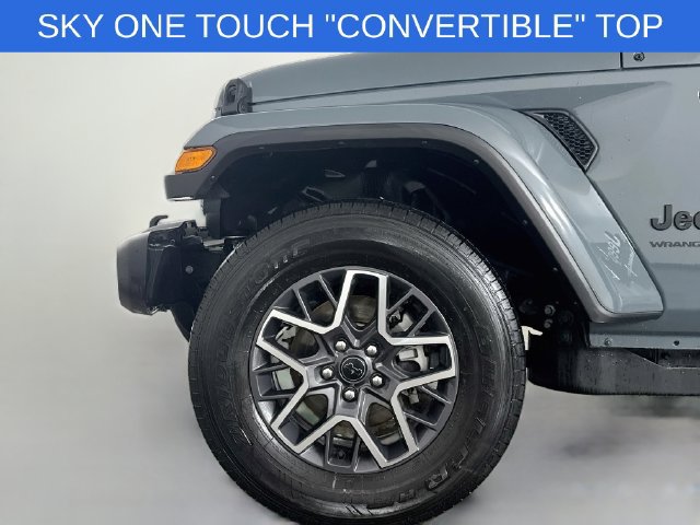 Used 2026 Jeep Wrangler Unlimited Sahara AWD/4WD image 30