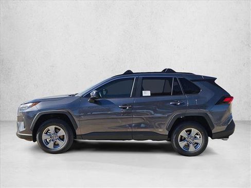 Used 2025 Toyota RAV4 LE AWD/4WD image 5