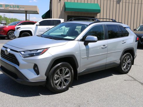 Used 2025 Toyota RAV4 XLE Premium w/ Weather Package AWD/4WD image 1