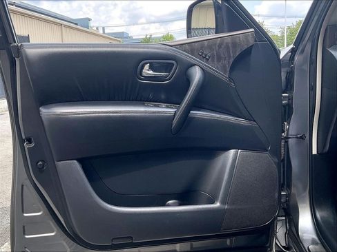 Used 2023 Nissan Armada Platinum w/ Captain's Chairs Package AWD/4WD image 9