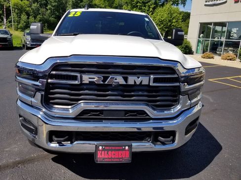Used 2025 RAM 2500 Big Horn AWD/4WD image 2