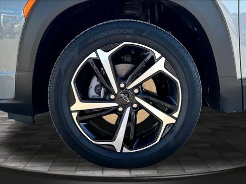 Used 2023 Chevrolet TrailBlazer RS AWD/4WD image 36