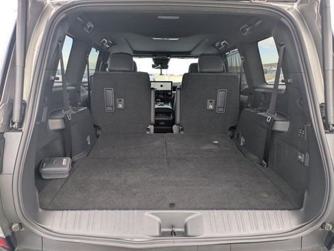 Used 2024 Lexus GX 550 w/ Cold Area Package image 11