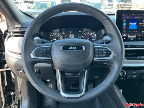 Used 2024 Jeep Compass Latitude AWD/4WD image 21
