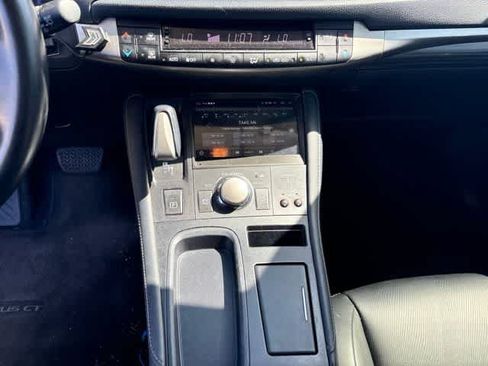 Used 2016 Lexus CT 200h w/ Seat Comfort Package FWD image 19