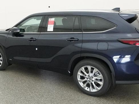 New 2026 Toyota Highlander Limited image 4