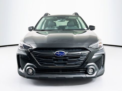 Used 2025 Subaru Outback Onyx Edition image 2