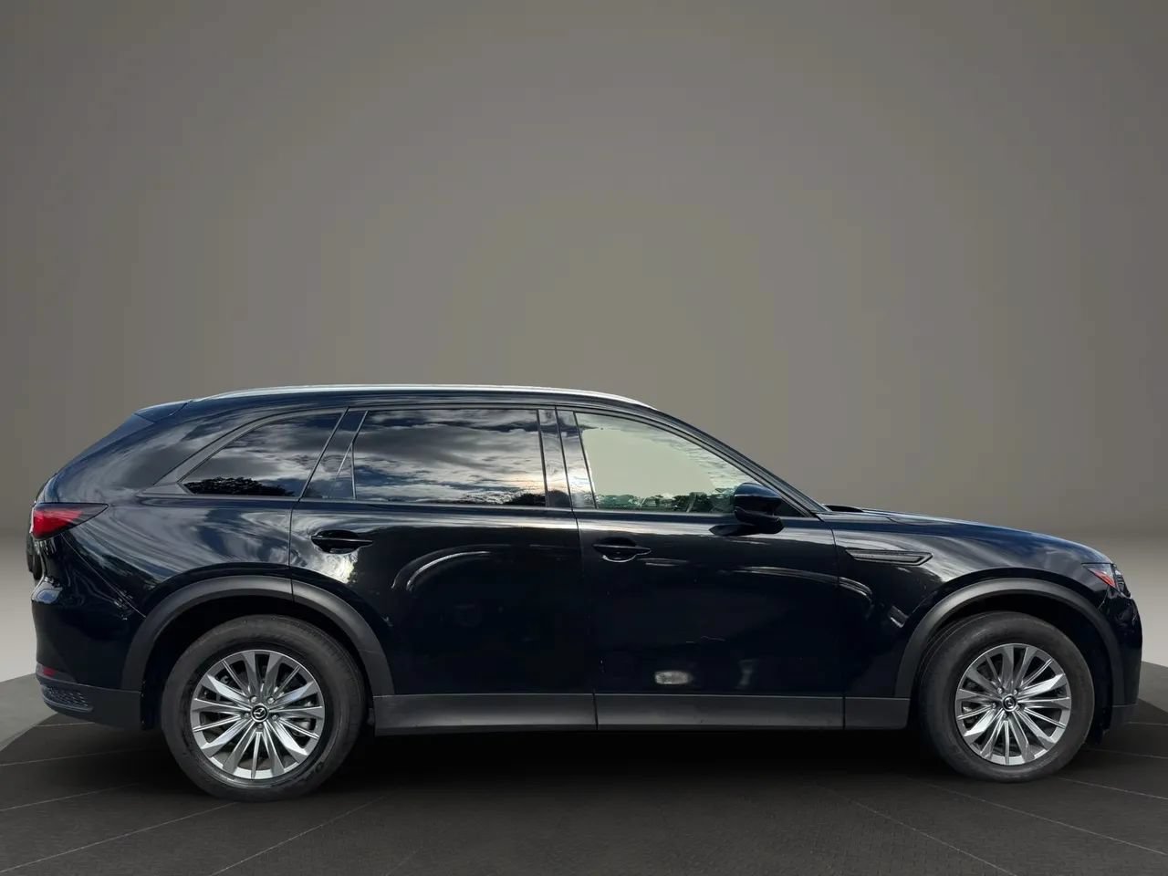 Used 2024 MAZDA CX-90 3.3 Turbo w/ Preferred Plus AWD/4WD image 4