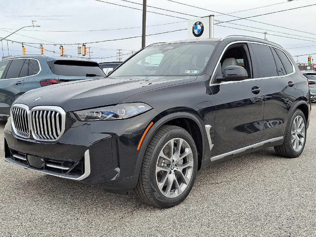 Used 2026 BMW X5 xDrive50e w/ Premium Package AWD/4WD image 5