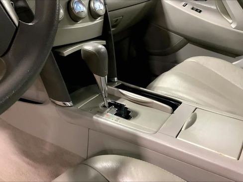 Used 2011 Toyota Camry LE w/ LE Extra-Value Pkg FWD image 16