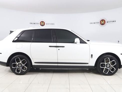 Used 2024 Rolls-Royce Cullinan Black Badge AWD/4WD image 2