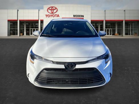 Certified 2025 Toyota Corolla LE image 2