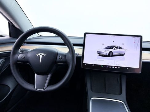 Used 2023 Tesla Model 3 Standard Range RWD image 5