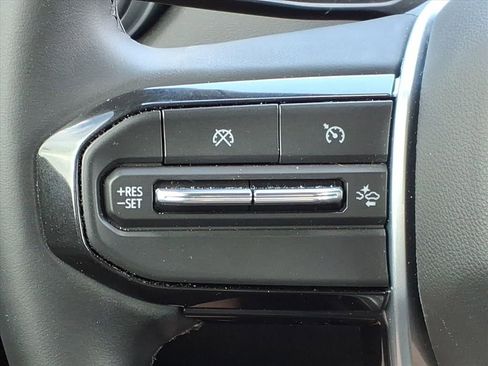 Used 2025 Chevrolet Colorado LT image 12