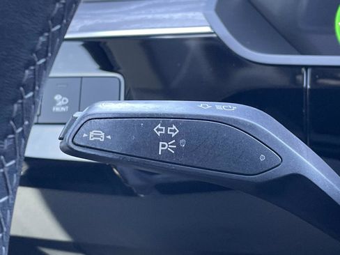 Used 2021 Audi e-tron Premium AWD/4WD image 25
