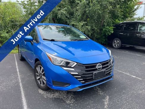 Certified 2023 Nissan Versa SV FWD image 1